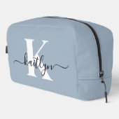 Elegant Dusty Blue Script Monogram Toilettasje (Rechterhoek)