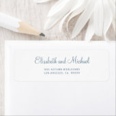 Elegant dusty blue script trouwadres etiket (Insitu)