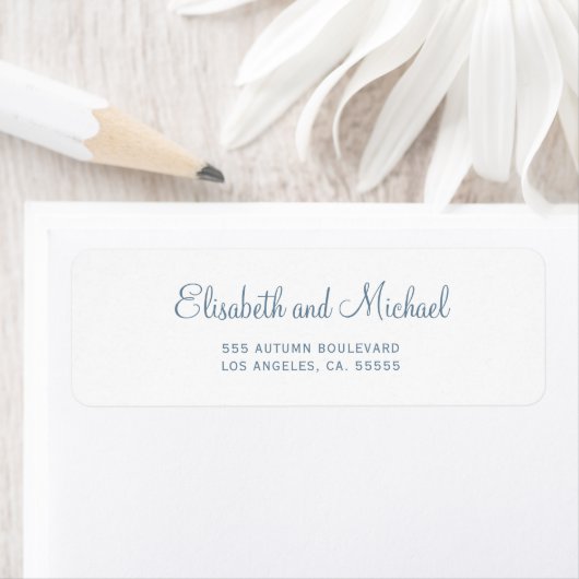 Elegant dusty blue script trouwadres etiket (Insitu)