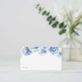 Elegant dusty blue waterverf floral bruiloft plaatskaartje (Staand voorkant)