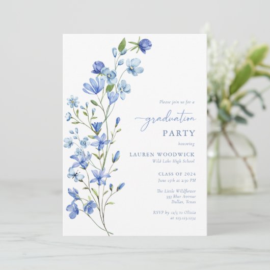 Elegant Dusty Blue Wildflower Afstuderen Kaart (Staand voorkant)