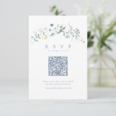 Elegant Dusty Blue Wildflower Rustic Boho QR code RSVP Kaartje (Staand voorkant)