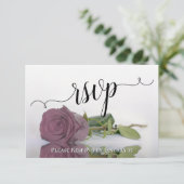 Elegant Dusty Mauve Pink Reflecterend Roos Wedding RSVP Kaartje (Staand voorkant)