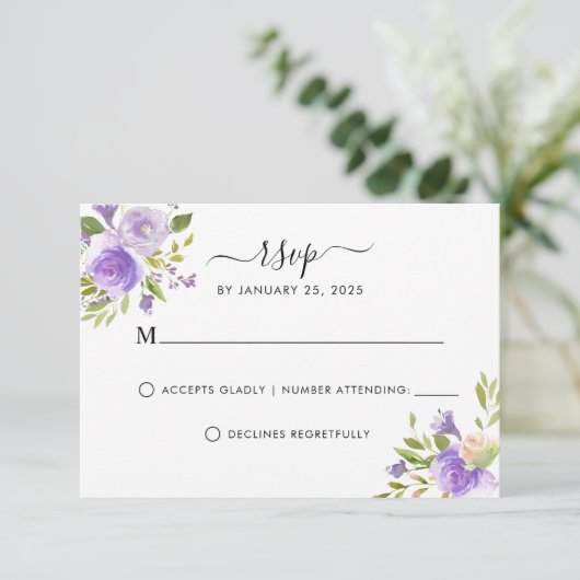 Elegant Dusty Paars Plum Greenery Floral Wedding RSVP Kaartje (Staand voorkant)