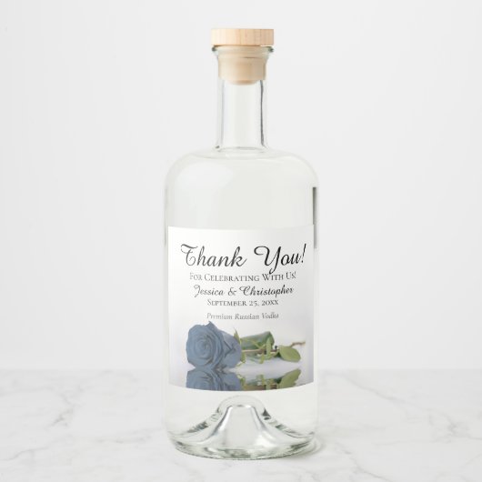 Elegant Dusty Steel Blue Roos Weddenschap Hartelij Likeurfles Etiket (Voorkant)