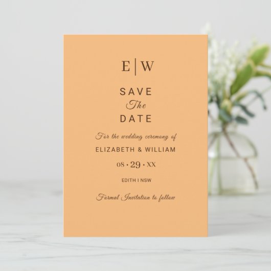 Elegant Eenvoudig Perzik Monogram Bruiloft Save The Date (Staand voorkant)