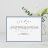 Elegant eenvoudig script grijs begrafenis dank u k kaart (Staand voorkant)