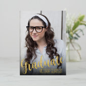 Elegant eenvoudig script trendy 4 foto Afstuderen Folie Uitnodiging (Staand Voorkant)