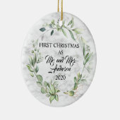 Elegant Eerste Kerstfeest Gehuwd met Greenery Marb Keramisch Ornament (Rechts)