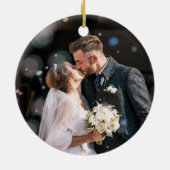 Elegant Eerste Kerstfeest Gehuwd met Greenery Marb Keramisch Ornament (Achterkant)