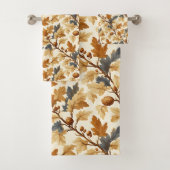 Elegant Eikenblad & Denneappel Herfstpatroon Bad Handdoek (Insitu)