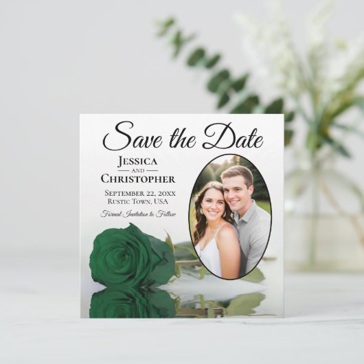 Elegant Emerald Green Roos met Oval Photo Weddensc Save The Date (Staand voorkant)