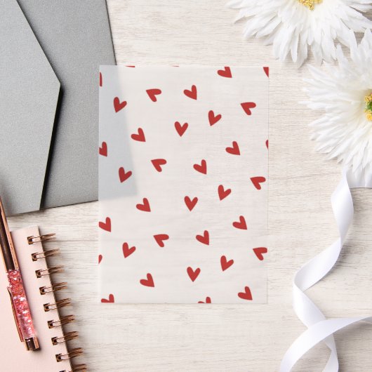 Elegant en eenvoudig rood hartpatroon vellum uitnodigingen (Huwelijk)