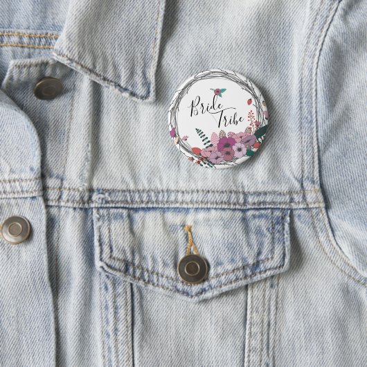 Elegant en hedendaagse bloembridendrib ronde button 5,7 cm (In situ)