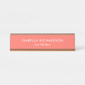 Elegant en minimalistisch koraal bureau naambordje (Voorkant)