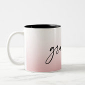 Elegant en subtiel roze Grandma Script Gift Tweekleurige Koffiemok (Links)
