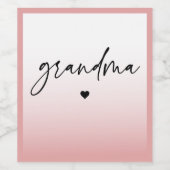 Elegant en subtiel roze Grandma Script Gift Wijn Etiket (Enkel label)