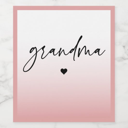 Elegant en subtiel roze Grandma Script Gift Wijn Etiket (Enkel label)