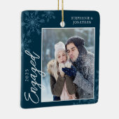 Elegant Engaged kerst Snowflakes Blue Keramisch Ornament (Rechts)