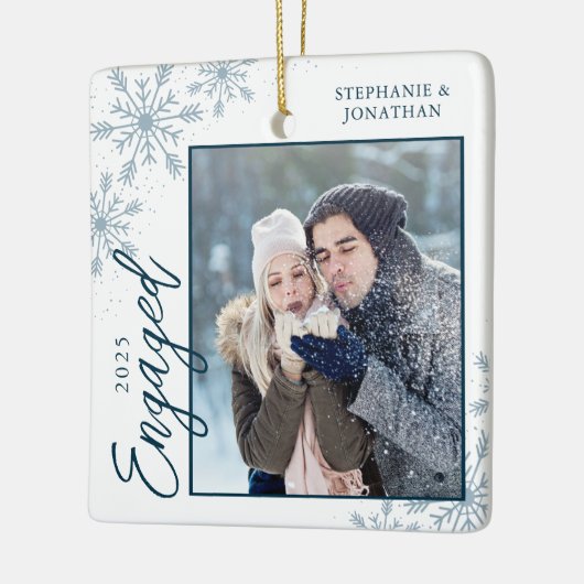 Elegant Engaged kerst Snowflakes Keramisch Ornament (Links)