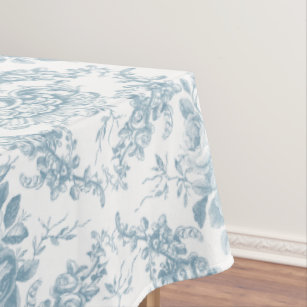 Elegant Engraved Blue and White Floral Toile Tafelkleed