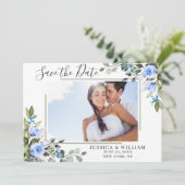 Elegant Eucalyptus Blue Rozen Floral Wedding Save The Date (Staand voorkant)
