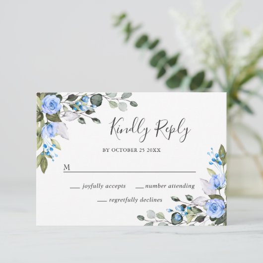 Elegant Eucalyptus Blue Rozen Wedding RSVP Kaart (Staand voorkant)