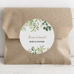 Elegant Eucalyptus Greenery Love is Sweet Wedding Ronde Sticker<br><div class="desc">Deze elegante eucalyptus groen liefde is zoete bruiloft klassieke ronde sticker is perfect voor een tropische bruiloft. Het ontwerp bevat artistiek handgeschilderde prachtige eucalyptusgroene bladeren in geometrische vormen,  die natuurlijke schoonheid inspireren.</div>