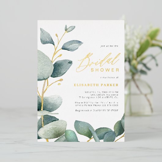 Elegant eucalyptus groen goud vrijgezellenfeest folie uitnodiging (Staand Voorkant)