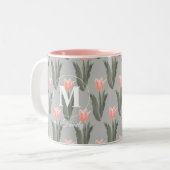 Elegant Family Name Monogram Peach Tulips Painting Tweekleurige Koffiemok (Voorkant links)