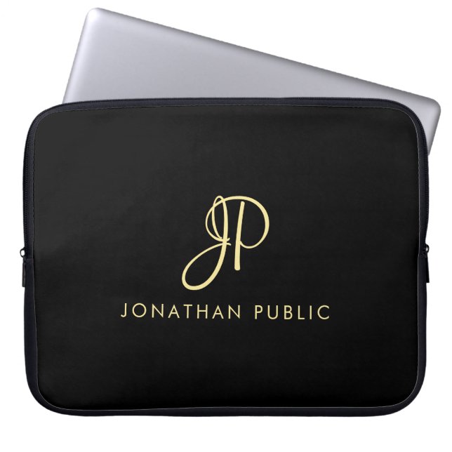 Elegant Faux Gold & Black Typografie Monogram Laptop Sleeve (Voorkant)