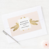 Elegant Faux Gold Dragonfly Duo op Roze Rechthoekige Sticker (Envelop)