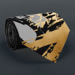 elegant faux goud en grijze borstels stropdas<br><div class="desc">Stijlvol en modern design dat faux goud en grijze penseelstreken op een zwarte achtergrond weergeeft.</div>