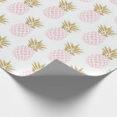 Elegant faux goudtropisch anananaspatroon cadeaupapier (Hoek)