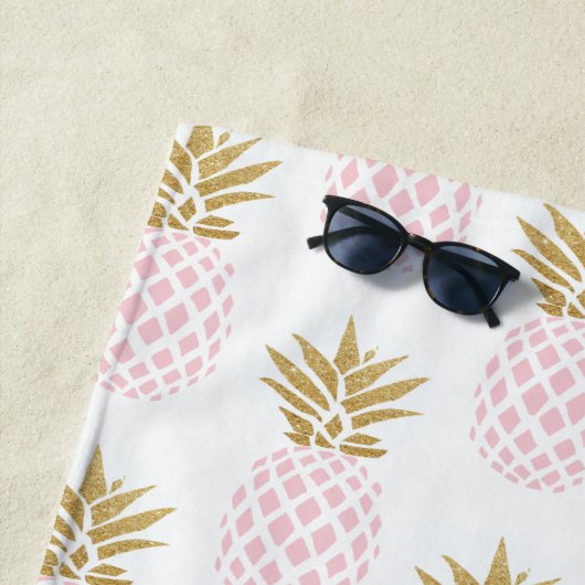 Elegant faux goudtropisch anananaspatroon strandlaken (In situ)