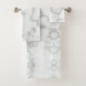 Elegant Faux White Marble Bad Handdoek (Insitu)