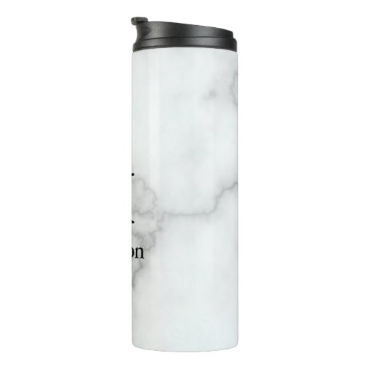 Elegant Faux White Marble met Name & Monogram Thermosbeker (Geroteerd rechts)