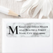 Elegant faux wit marmer monogram retouradres etiket (Insitu)