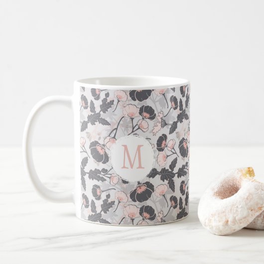 Elegant Feminine Pink Grey Flowers Monogram Koffiemok (Met donut)