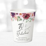 Elegant Floral 70th Birthday Party Papieren Bekers<br><div class="desc">Elegant paper cups voor haar 70ste verjaardagsfeest met "70 & Fabulous" in een stijlvol script en waterverf boekjes van woestelrood,  wazige roze en paarse bloemen met een grijze sloom.</div>