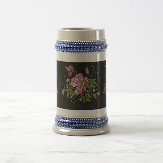 Elegant Floral Embroidery Pattern Black Background Bierpul (Center)