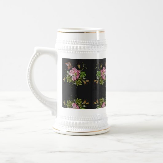 Elegant Floral Embroidery Pattern Black Background Bierpul (Links)