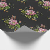 Elegant Floral Embroidery Pattern Black Background Cadeaupapier (Hoek)