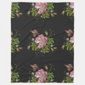 Elegant Floral Embroidery Pattern Black Background Fleece Deken (Voorkant)
