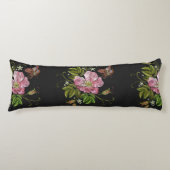 Elegant Floral Embroidery Pattern Black Background Lichaamskussen (Voorkant)