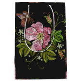 Elegant Floral Embroidery Pattern Black Background Medium Cadeauzakje (Voorkant)