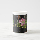 Elegant Floral Embroidery Pattern Black Background Porselein Kop (Voorkant)
