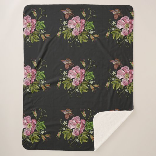 Elegant Floral Embroidery Pattern Black Background Sherpa Deken (Voorkant)