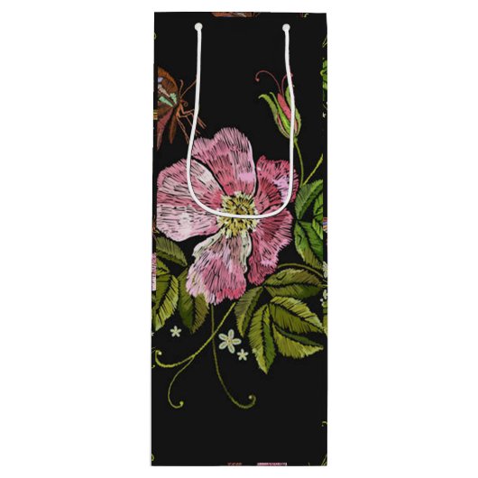 Elegant Floral Embroidery Pattern Black Background Wijn Cadeautas (Voorkant)