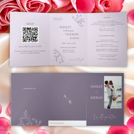 Elegant Floral Lavender Wedding Invitation Drieluik Wenskaart